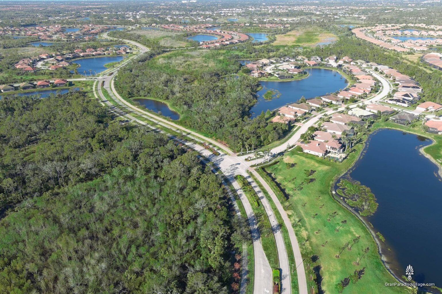 Wellen Park aerial of Gran Paradiso's preserves, lakes and the parkway through the neighborhood