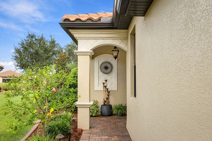Private covered front entry