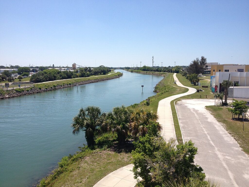 Venetian Waterway Park along the Intracoastal Waterway beside downtown Venice, which became an island after mid-1960s Intracoastal dredging